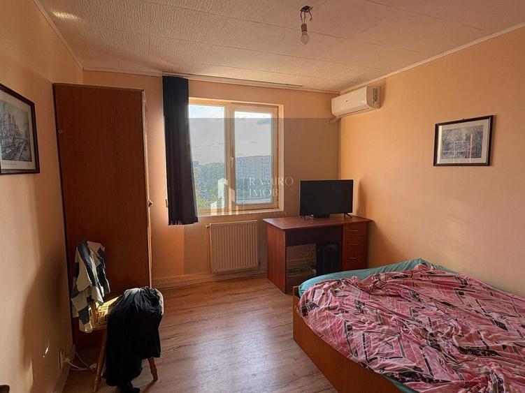 Apartament cu 3 camere decomandat în Apărătorii Patriei