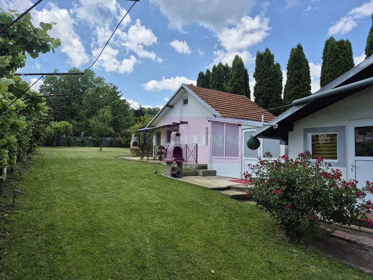 Casă individuală cu 4 camere cu Teren 722 Mp în Podul Vadului