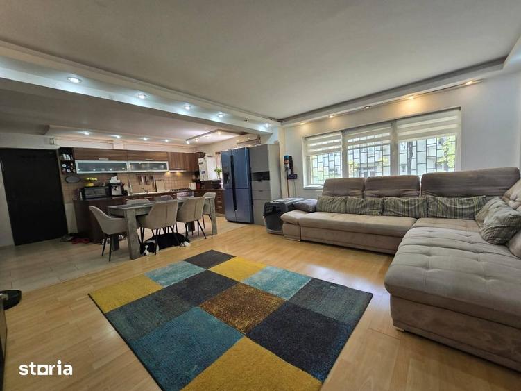 Apartament cu 4 camere decomandat în Baicului