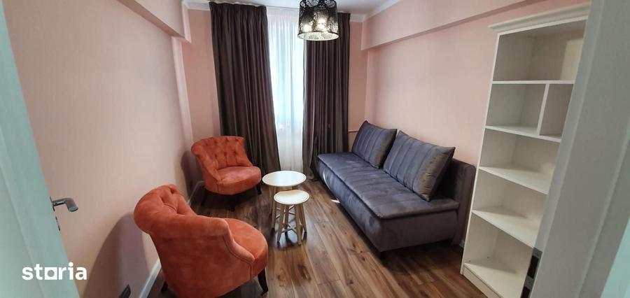 Apartament cu 3 camere în Tineretului