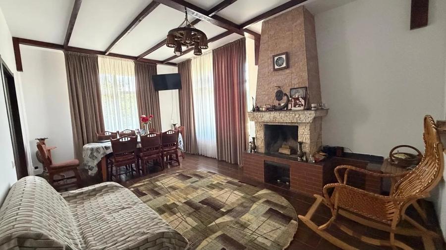 Casă individuală cu 2 camere decomandat cu Teren 418 Mp în Dorobanți