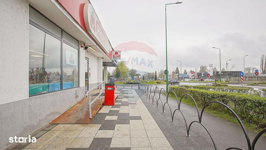 Spațiu comercial, de 320 mp, în Dârste