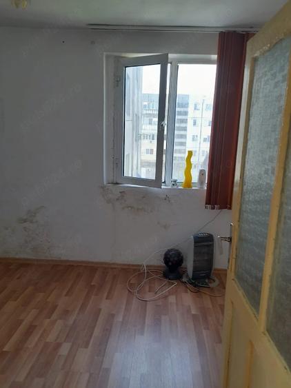 Apartament cu 3 camere nedecomandat în 5 Călărasi