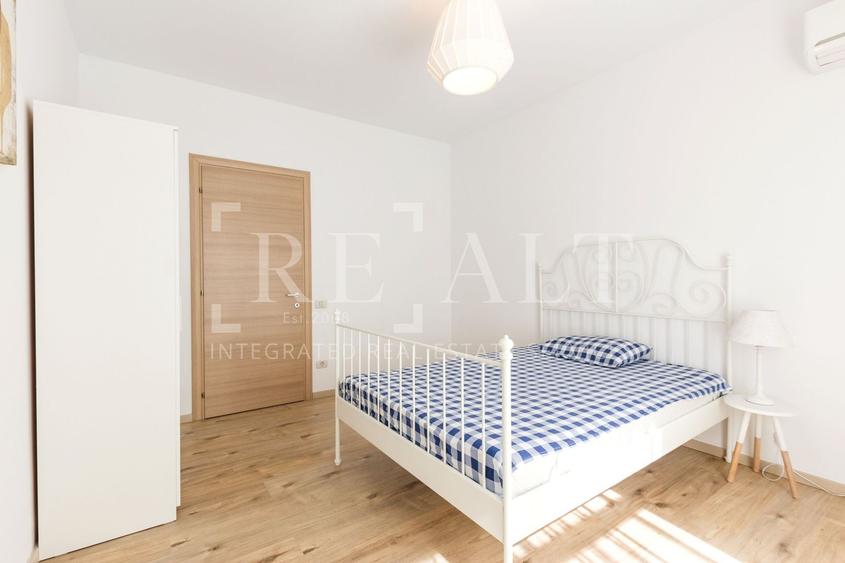 Apartament cu 3 camere decomandat, mobilat în Barbu Văcărescu