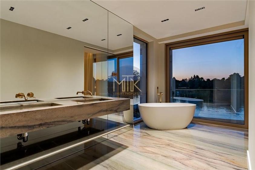 Casă individuală cu 7 camere cu Piscina în Ghermănești