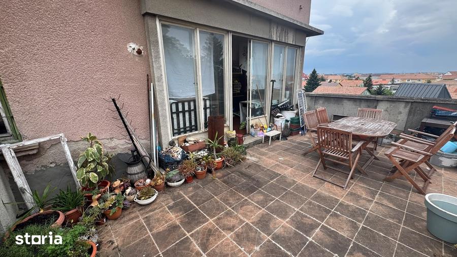 Apartament cu 5 camere în Sub Arini