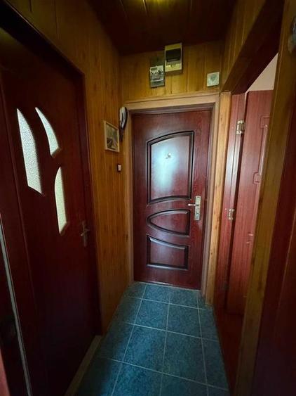 Garsonieră decomandată, mobilată în Nicolina