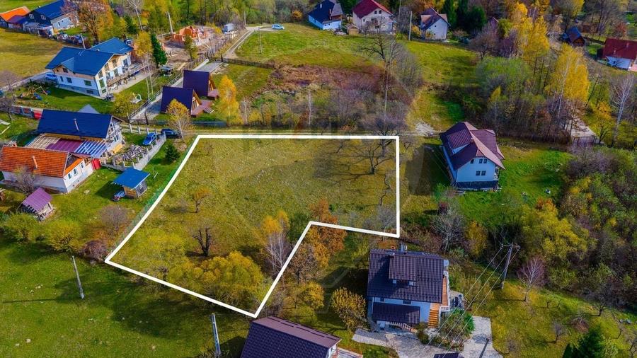 Teren Construcții intravilan de 1841 mp, în Predeluț