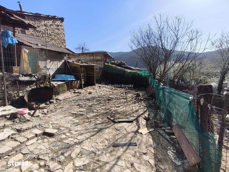 Casă cu 4 camere cu Teren 300 Mp în Muncitoresc
