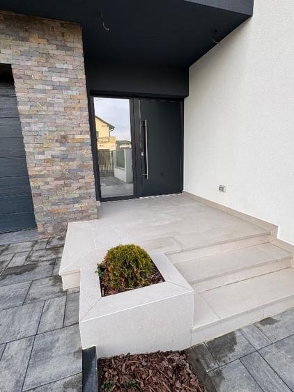 Duplex cu 5 camere cu Canalizare în Dumbrăvița