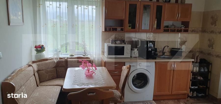Casă cu 4 camere cu Teren 1750 Mp în Poiana Stampei