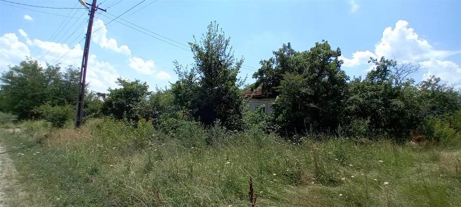 Casă individuală cu 3 camere cu Teren 4263 Mp în Uda