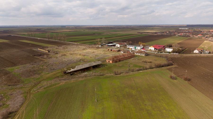 Spațiu industrial, de 3,000 mp, în Mișca