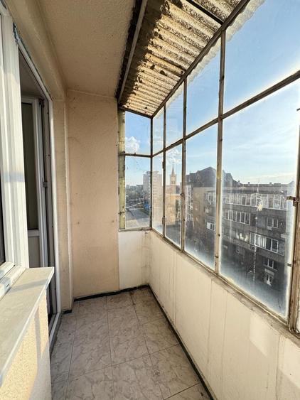 Apartament cu 3 camere semidecomandat în Ultracentral