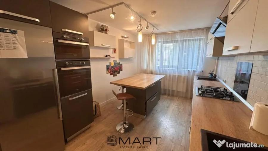 Casă cu 7 camere cu Teren 200 Mp în Ștrand