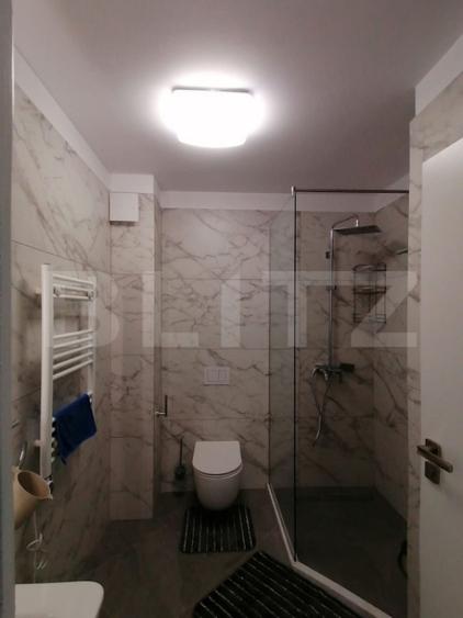Apartament cu 4 camere semidecomandat în Central