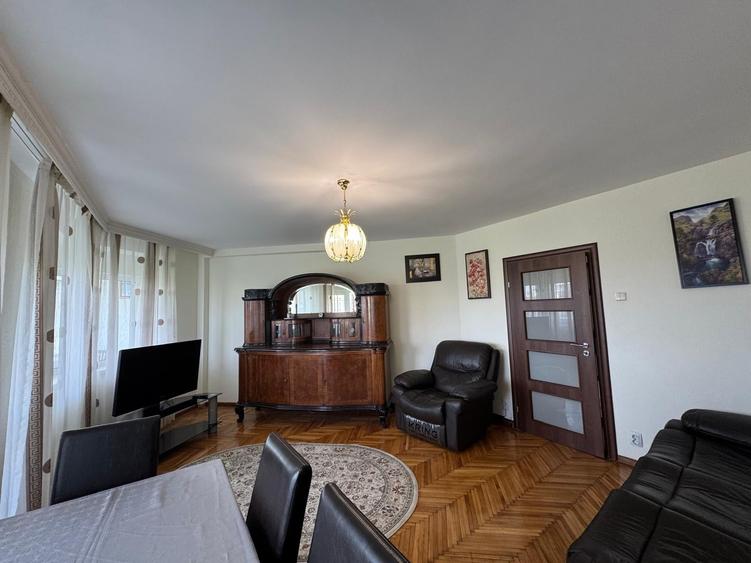 Apartament cu 3 camere decomandat, mobilat în Unirii