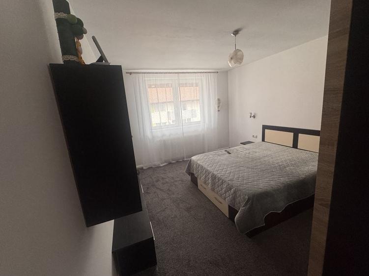 Apartament cu 2 camere decomandat în Exterior Vest