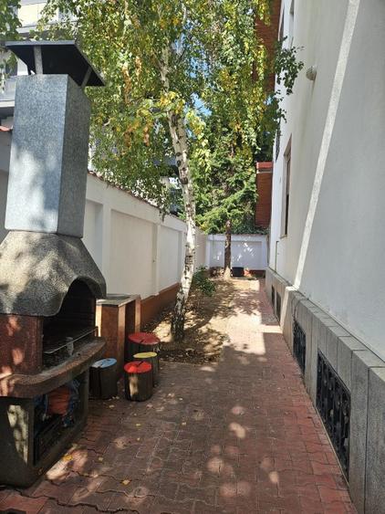 Casă individuală cu 5 camere cu Teren 400 Mp în Herăstrău