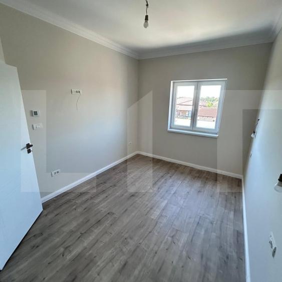 Duplex cu 5 camere cu Teren 250 Mp în Șag