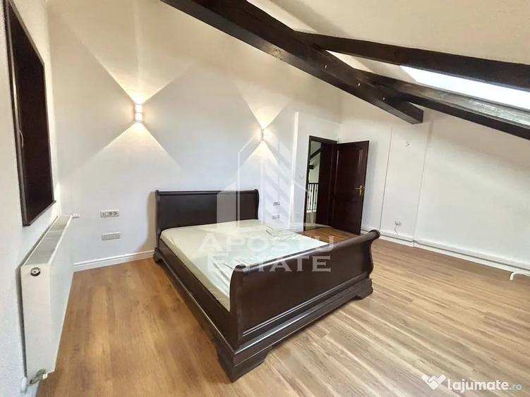 Casă cu 5 camere cu Teren 500 Mp în Sânmihaiu Român