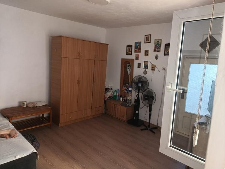 Casă individuală cu 5 camere cu Canalizare în Central