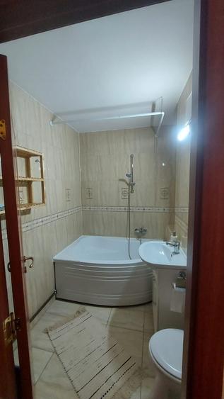Apartament cu 3 camere decomandat în Griviței