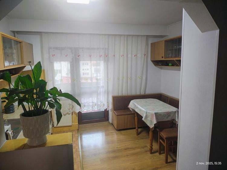 Apartament cu 3 camere decomandat în Dacia