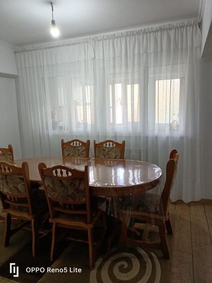Apartament cu 4 camere decomandat în Micro 17