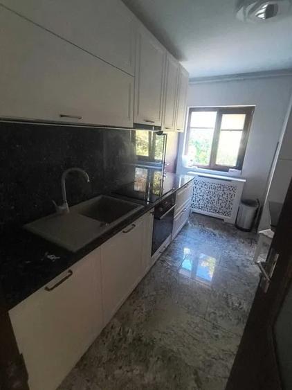 Apartament cu 3 camere decomandat, mobilat în Între Lacuri