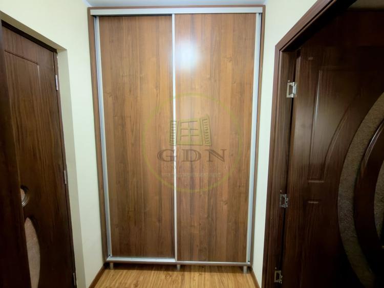 Apartament cu 2 camere semidecomandat, mobilat în Craiovița Nouă