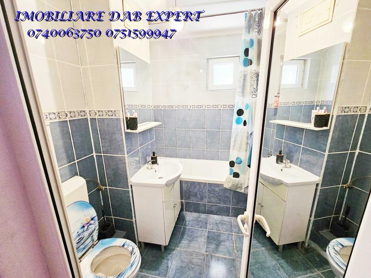 Apartament cu 3 camere decomandat în Micro 21