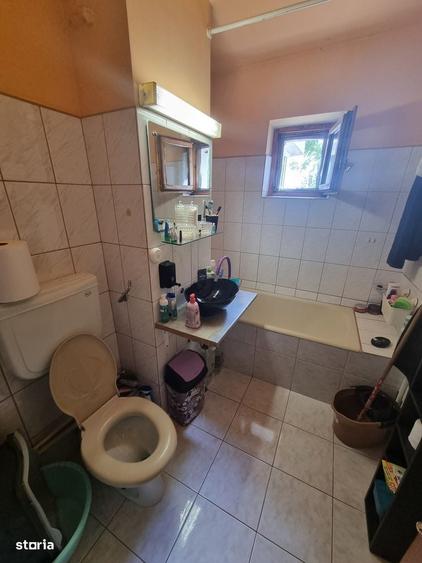 Apartament cu 2 camere decomandat în Far