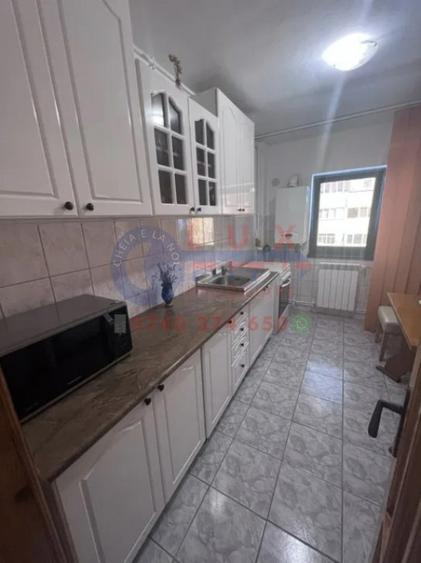 Apartament cu 4 camere decomandat în Piața Nouă