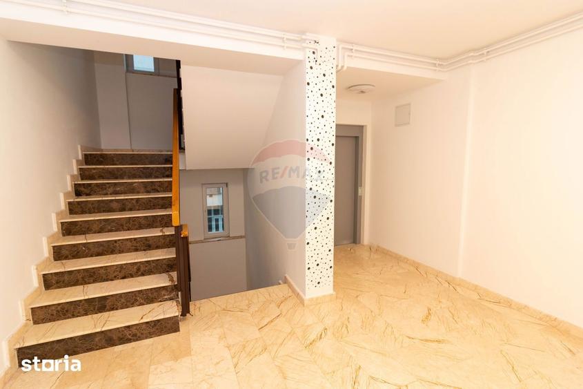 Apartament cu 3 camere decomandat în Aviației