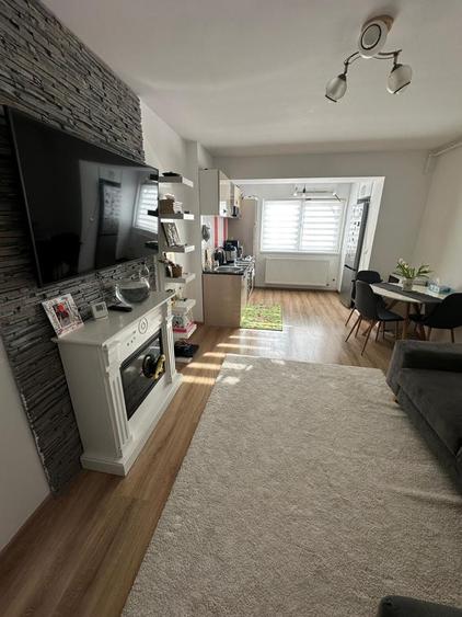 Apartament cu 2 camere semidecomandat în Central
