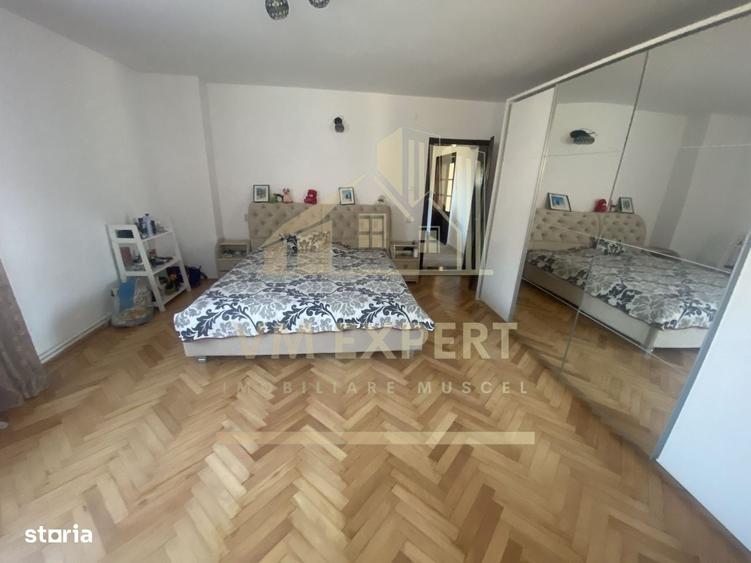 Casă cu 4 camere cu Teren 2078 Mp în Câmpulung Muscel