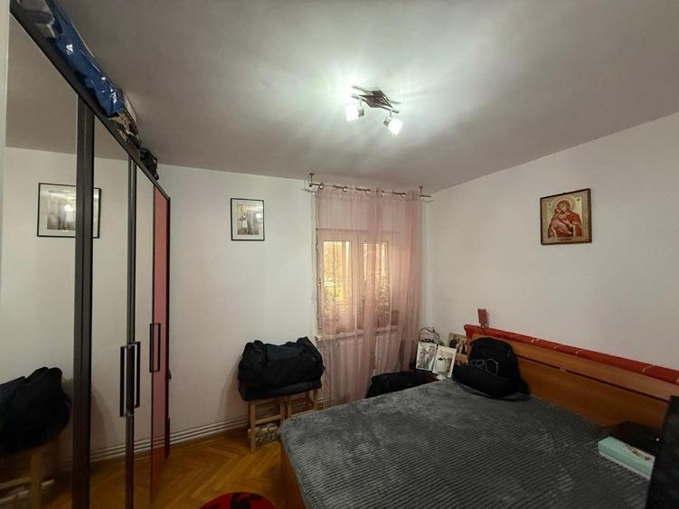 Apartament cu 2 camere,etaj 3, zona Ulpia - 5