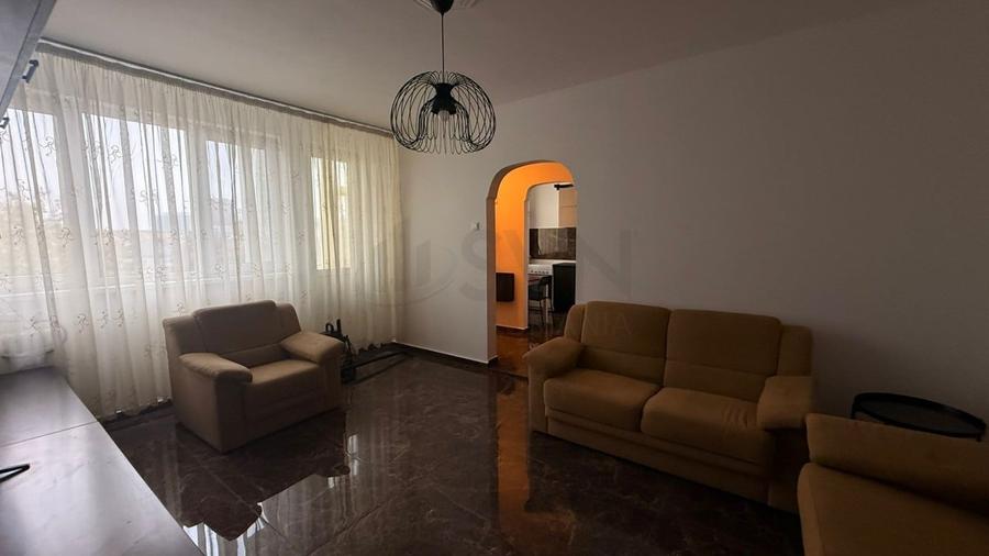Apartament cu 2 camere semidecomandat, mobilat în 1 Mai