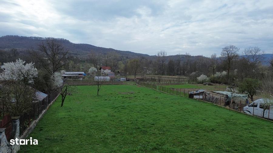 Teren de 2823 mp, în Sălătrucel