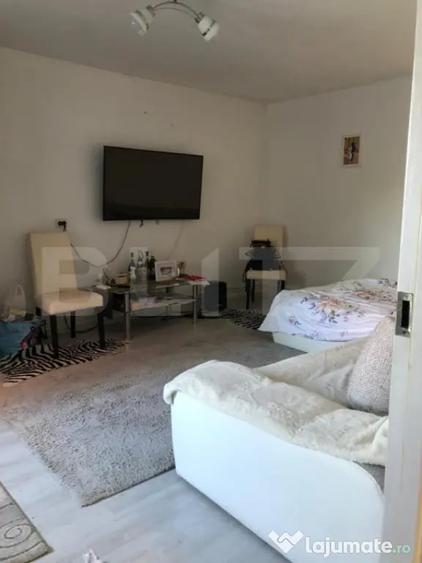 Casă cu 7 camere cu Teren 200 Mp în Săcele