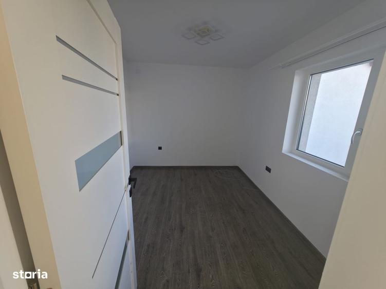 Casă cu 4 camere cu Teren 200 Mp în Livezeni