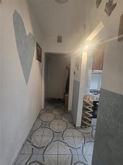 Apartament cu 2 camere semidecomandat, mobilat în Exterior Vest