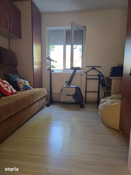 Apartament cu 3 camere semidecomandat în Circumvalațiunii