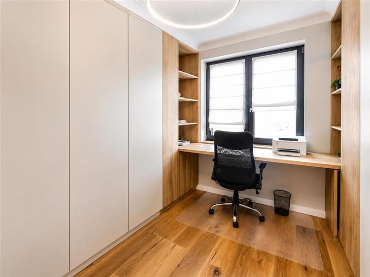 Apartament cu 3 camere decomandat, mobilat în Hipodrom 1
