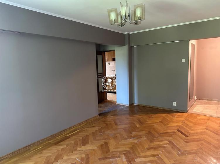 Apartament cu 3 camere decomandat în Piața Unirii