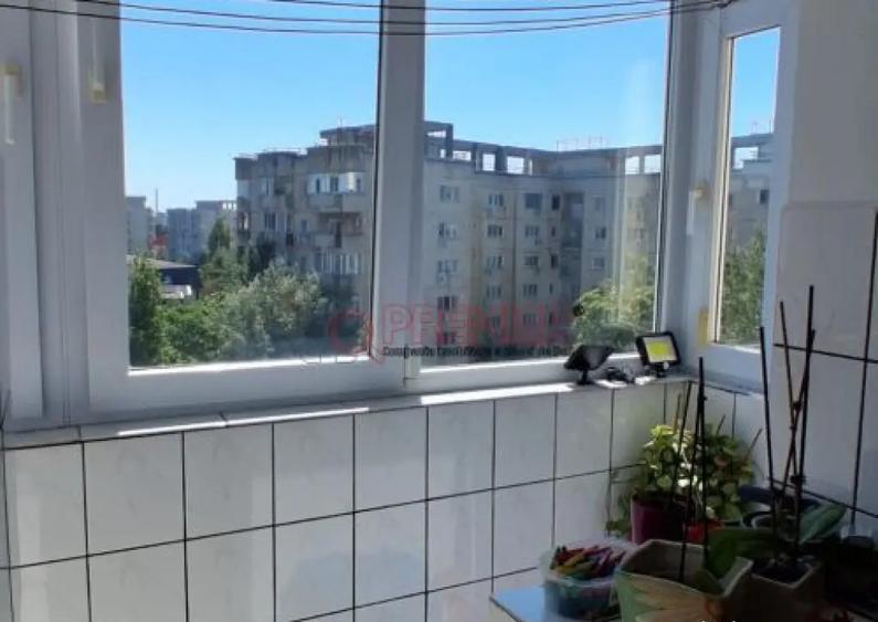 Apartament cu 4 camere decomandat în Octavian Goga