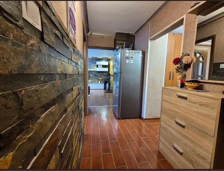 Apartament cu 3 camere decomandat în Brătianu