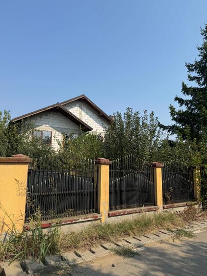 Casă individuală cu 5 camere cu Teren 1088 Mp în Vânătorii Mari