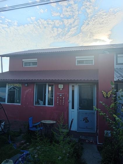 Casă cu 5 camere cu Teren 98 Mp în Central